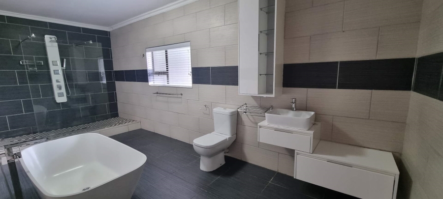 5 Bedroom Property for Sale in Bayswater Free State